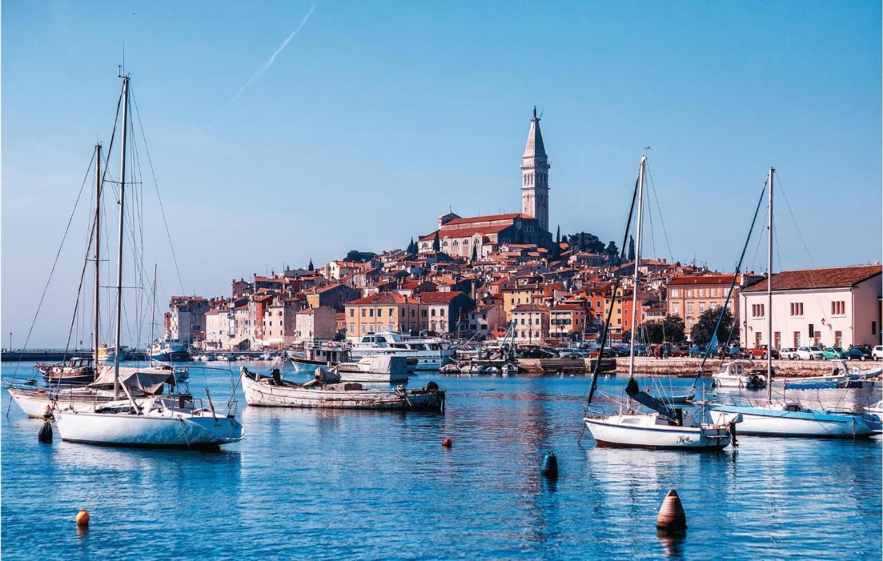 2 Bedroom Stunning Apartment In Rovinj Exterior foto